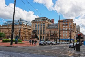 Where can staff get lunch near George Square