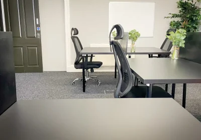 serviced offices desks and chairs